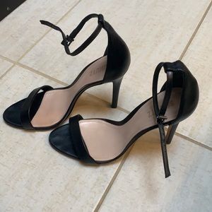Classic black heel with ankle strap, Schutz size 9.5